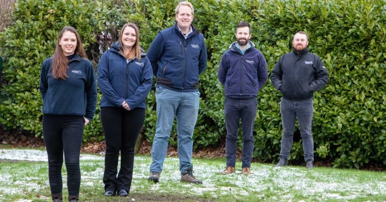 Equine practice expands team