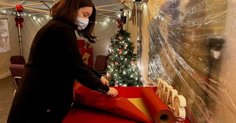 Southfields makes gift of Christmas