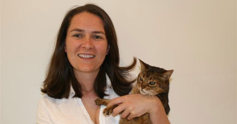 Tributes paid following death of much–loved veterinary dental specialist 