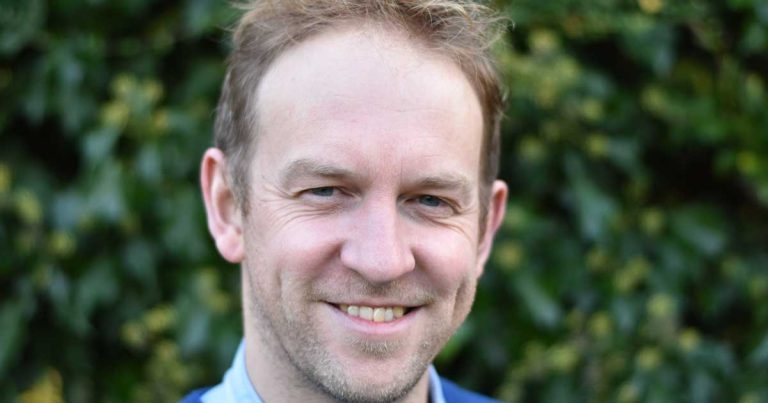 Leading charity vet handed top PDSA award