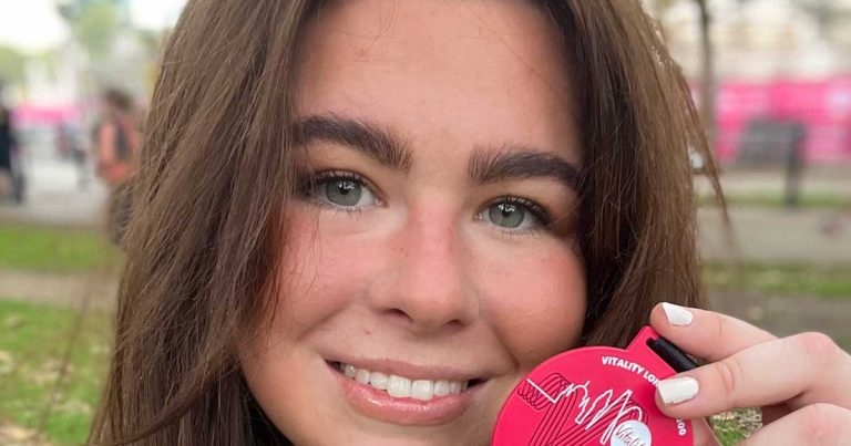 Mental health champion completes Vitality London 10,000