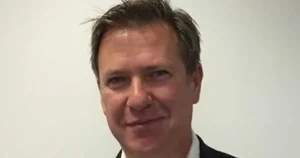 Boss of CVS to step down