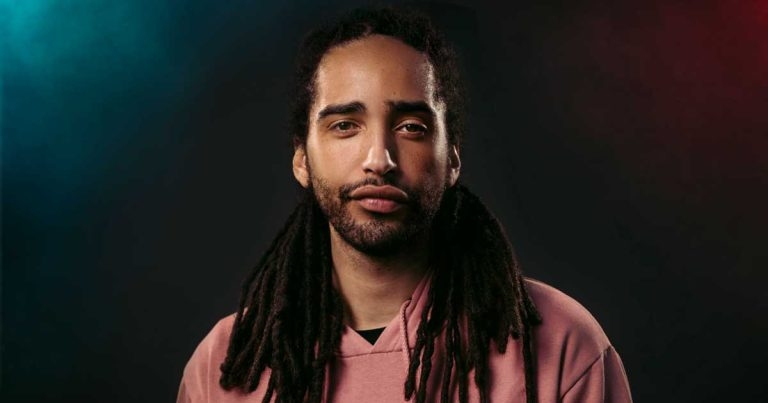 CBBC vet warns of kitten con artists in documentary