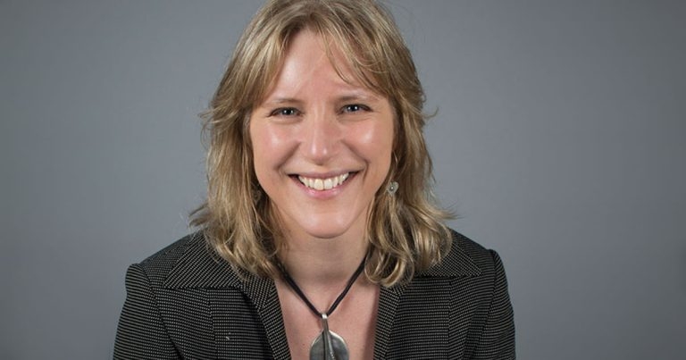 Ep 72: Geriatric cat challenges and how owners can help, with Sarah Caney