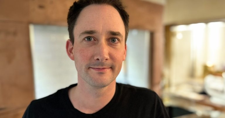 Ep 108: Corneal ulcers in dogs and cats, with Chris Dixon