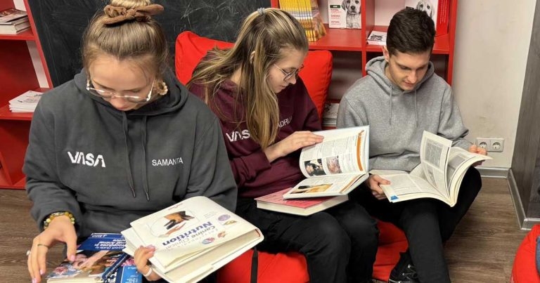 New chapter for Lithuanian vet students thanks to donated textbooks