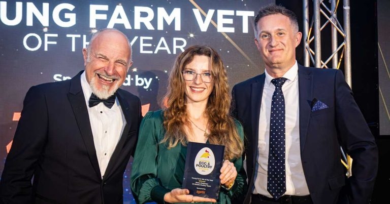 Poultry vet wins Young Farm Vet prize