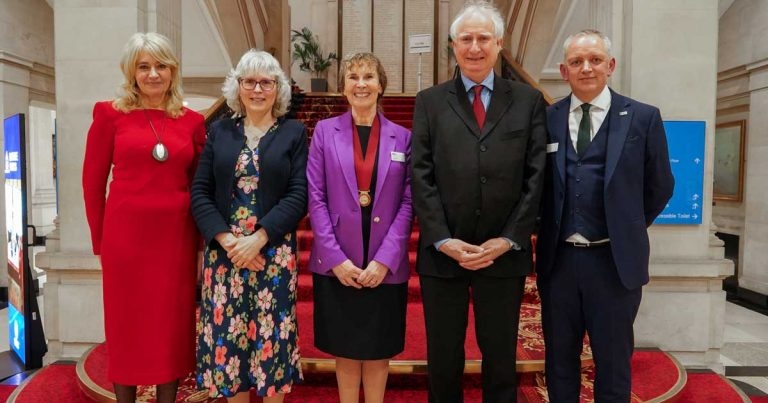 ‘We get it’: minister gives legislation assurance at BVA dinner