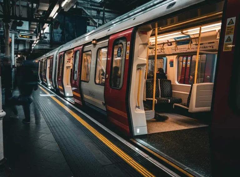 Charity slams TfL over cats on Tube video