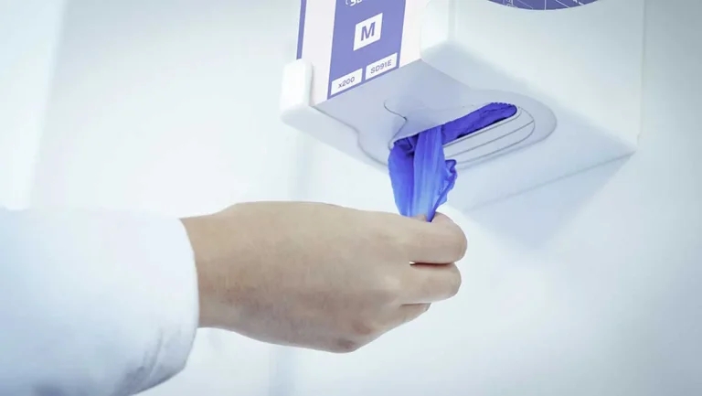 Veterinary care has evolved. Why hasn’t glove dispensing?